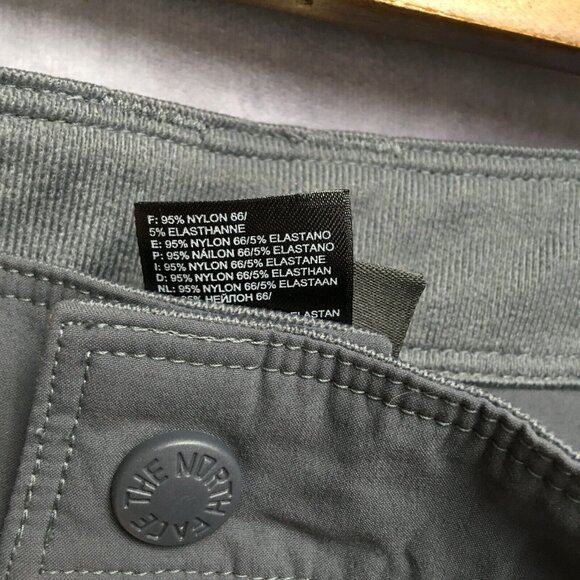 The North Face Mens Nylon‎ Cargo Shorts size 32 Gray Zipper Pockets Stretch - Picture 6 of 12
